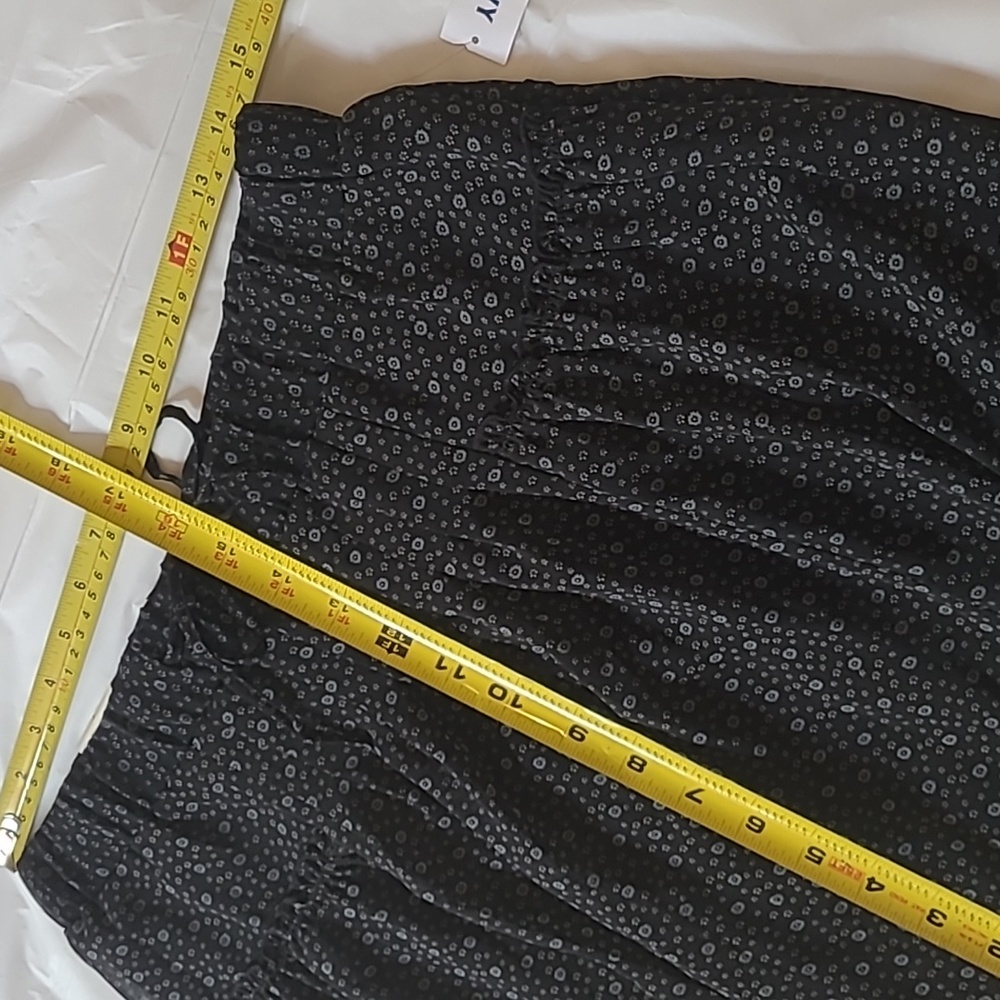 [NWT] Old Navy Ditsy Floral Black & Grey Tiered Mini Skirt - Fully Lined (Small) - Picture 12 of 16